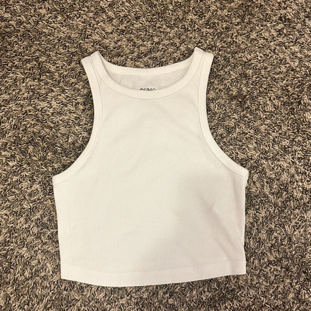 7/$20💚Basic crop white tank